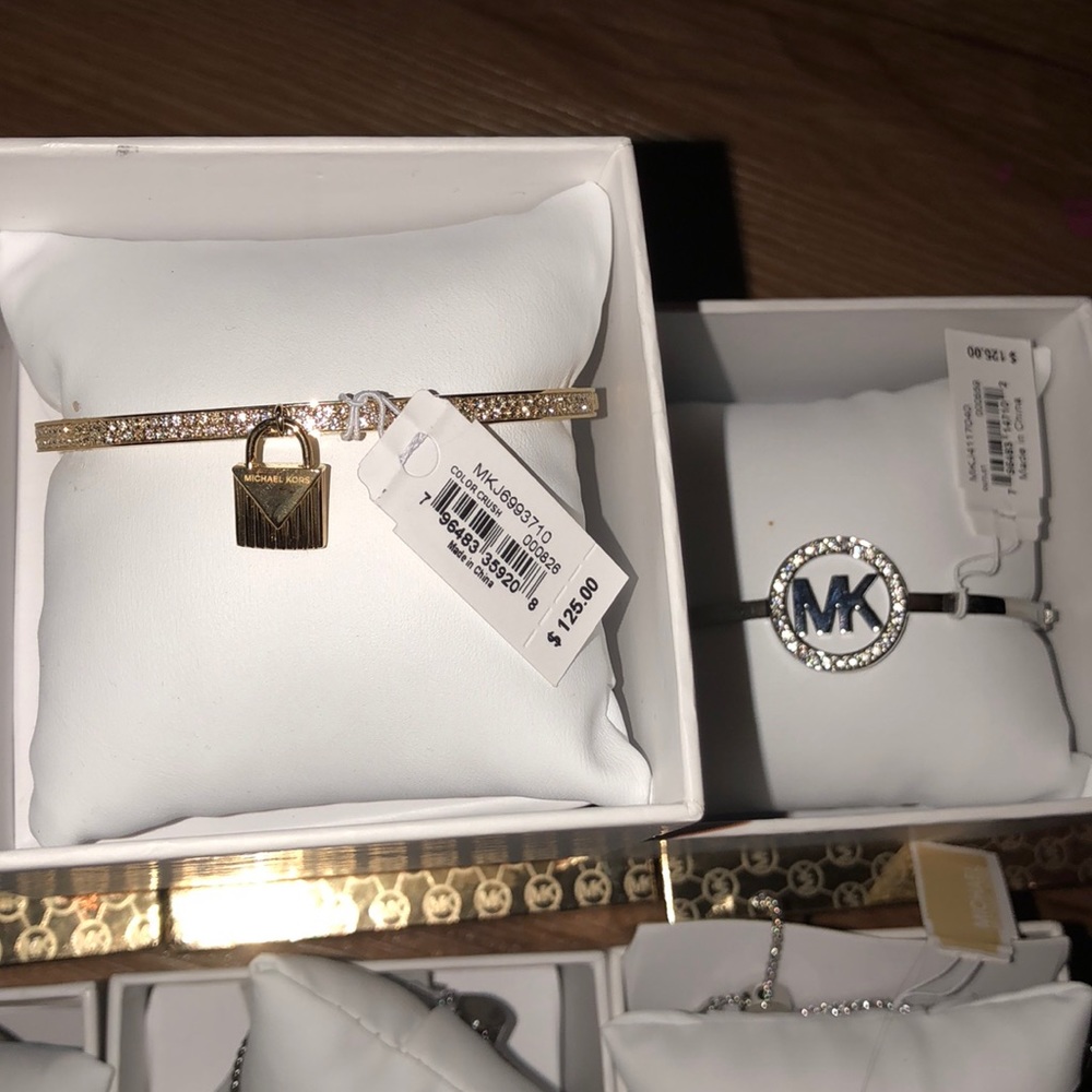 ⭐️❤️huge mk Jewelry Lot all new with tags ❤️⭐️ - Picture 5 of 6